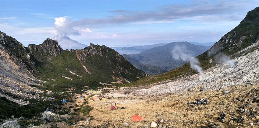 Gunung Sibayak (sumber foto: Google Maps @Ghaniyyir Rahman)