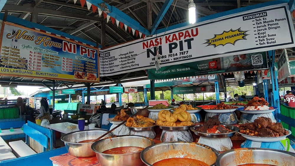 Nasi Kapau khas Ranah Minang. (Sumber foto: Liputan6.com/ Debby Aryuliastri Ningsih)