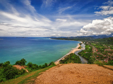 Bukit Lingkisau. (Sumber foto: FineArtPortugal, Hari Monda Putra_