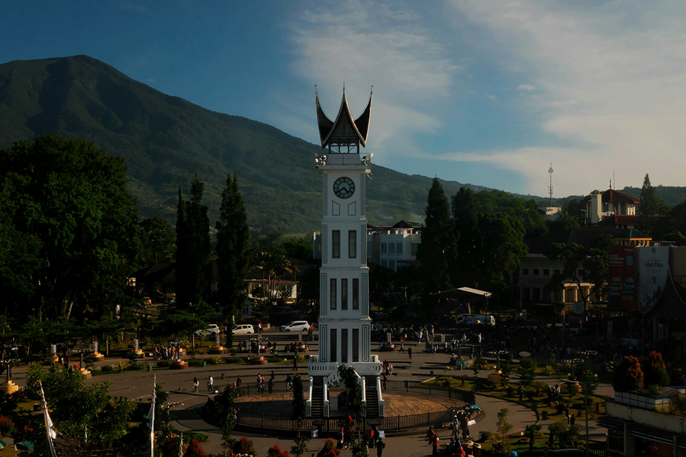 Jam Gadang, Icon Wisata Bukittinggi. (sumber foto: unsplash.com)