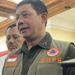 Kepala BNPB, Letjend Suharyanto di Gedung Grahadi, Surabaya, Jumat (27/3/2026)(KOMPAS.com/IZZATUN NAJIBAH )