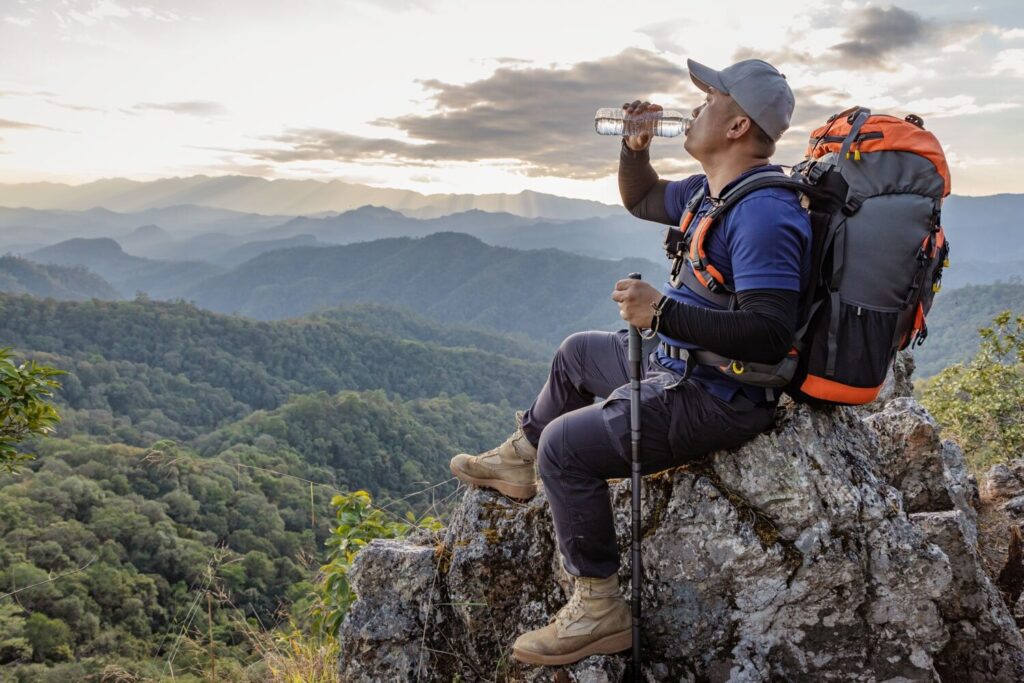 aktivitas pendakian gunung di ketinggian